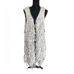 Umgee Cardigan Sweater Vest Sleeveless Open Gray Ivory Fringed
Size: M/L